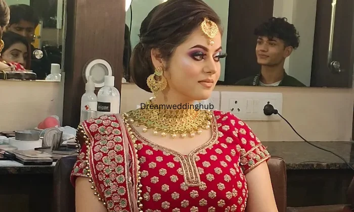 Chitra Makeovers Makeup  Beauty Salon